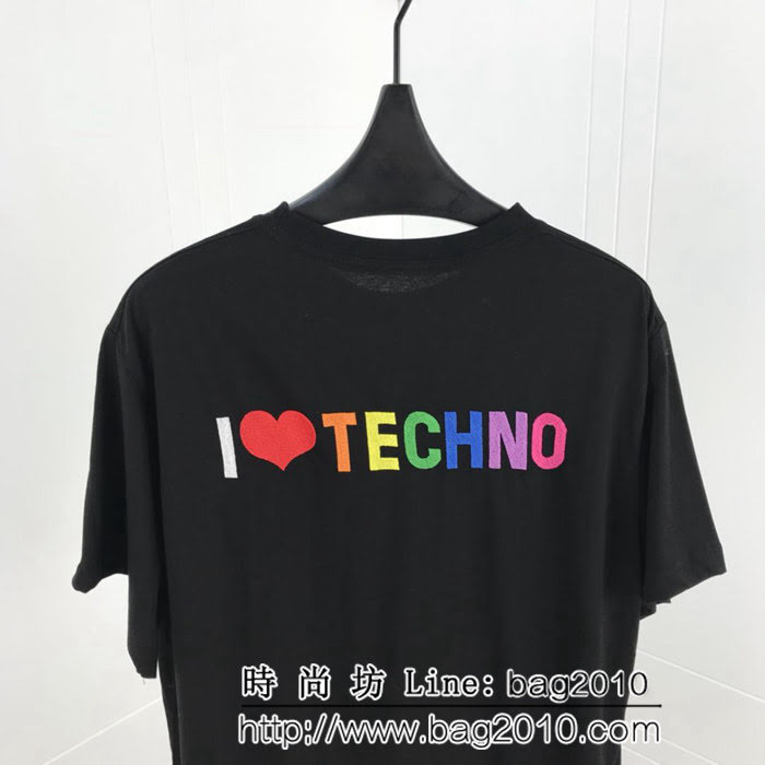 BALENCIAGA巴黎世家 19SS早春新款 背後彩色I Love Techno刺繡 黑色短袖 男女同款 ydi2522